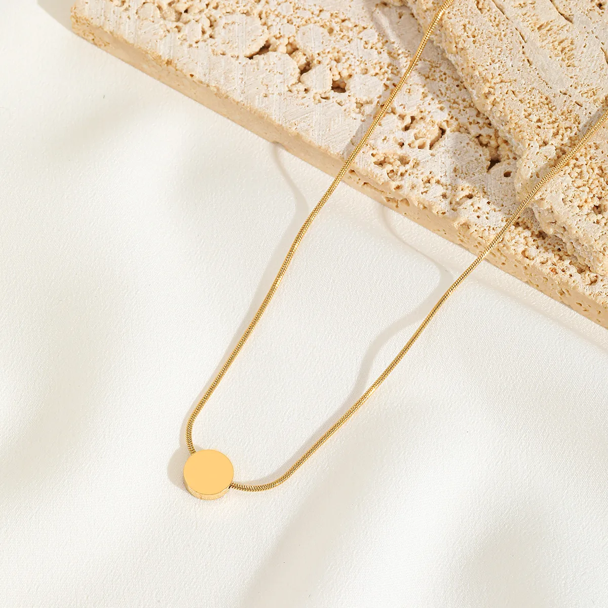 Casual Commute Geometric Round 316 Stainless Steel  Plating 18K Gold Plated Women's Pendant Necklace display picture 4