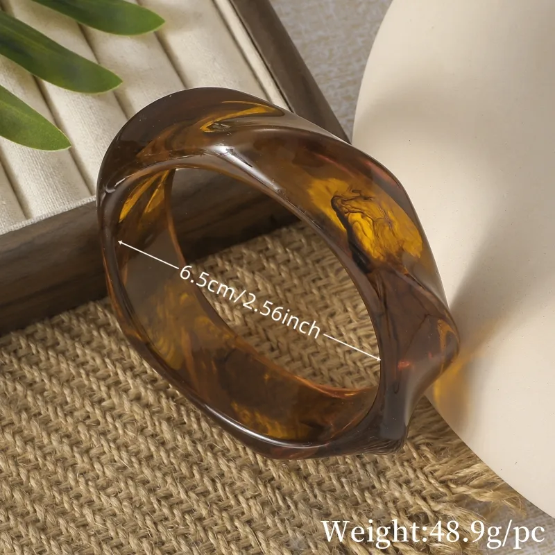 Vintage Style Irregular Resin Women's Bangle display picture 1