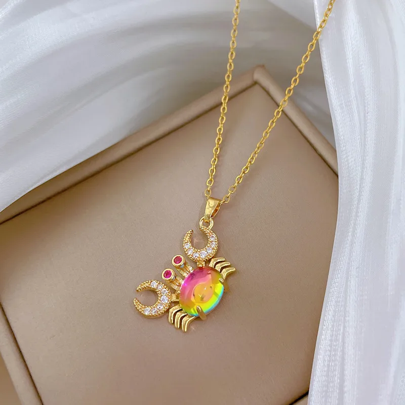 Classic Style Crab Titanium Steel Copper Inlay Zircon Gold Plated Women's Pendant Necklace display picture 2