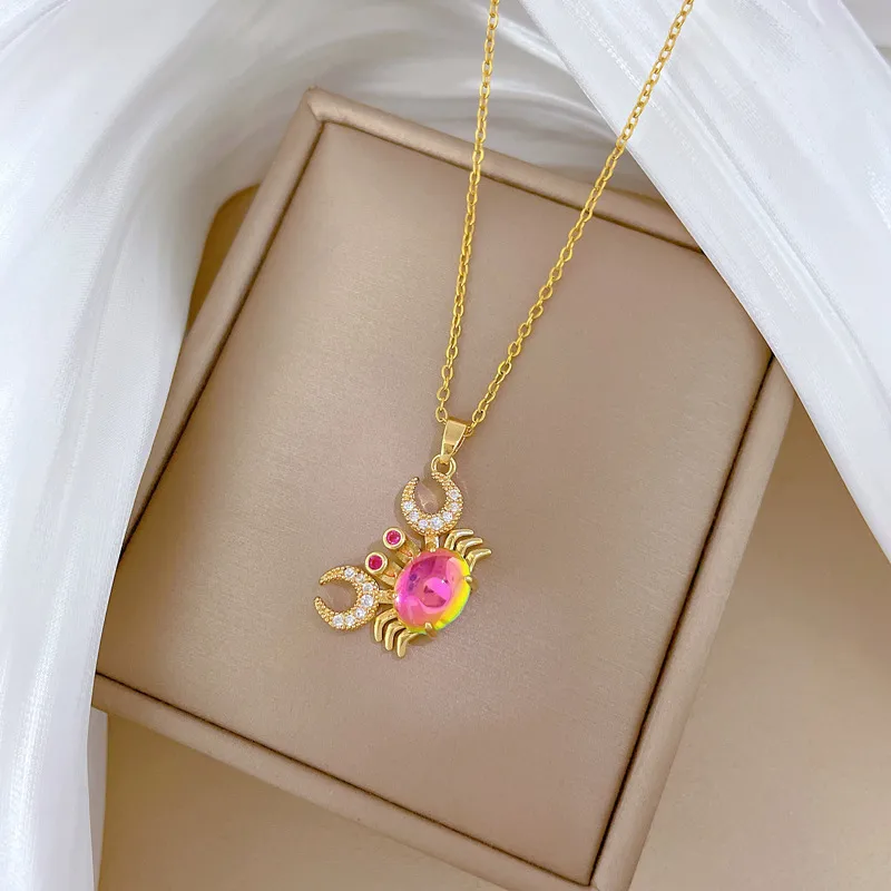 Classic Style Crab Titanium Steel Copper Inlay Zircon Gold Plated Women's Pendant Necklace display picture 5