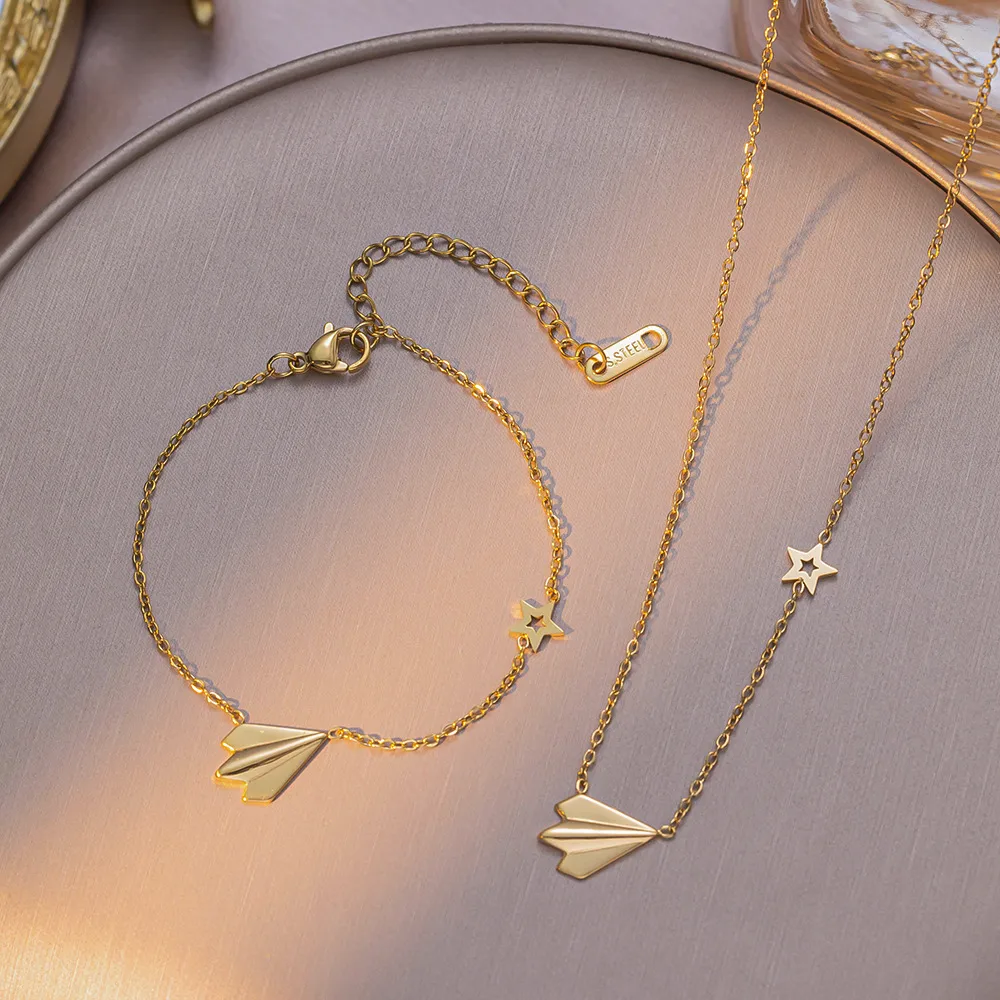 Vacation Simple Style Solid Color Titanium Steel Women's Bracelets Necklace display picture 1