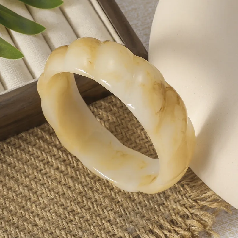 Casual Exaggerated Commute Solid Color Resin Women's Bangle display picture 3