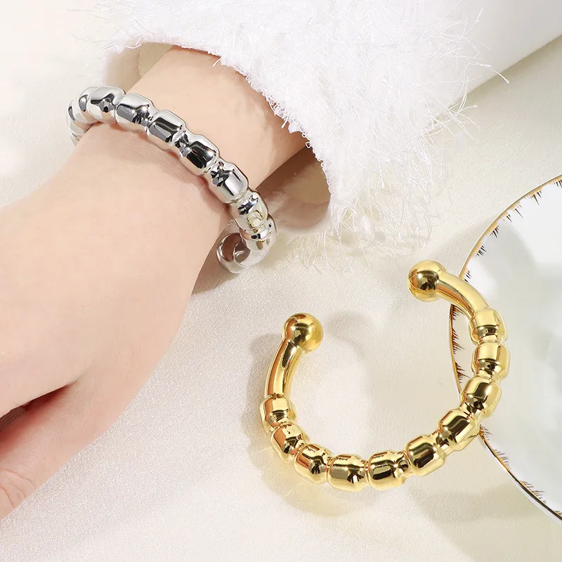 Vacation Simple Style Solid Color 304 Stainless Steel 18K Gold Plated Women's Bangle display picture 3