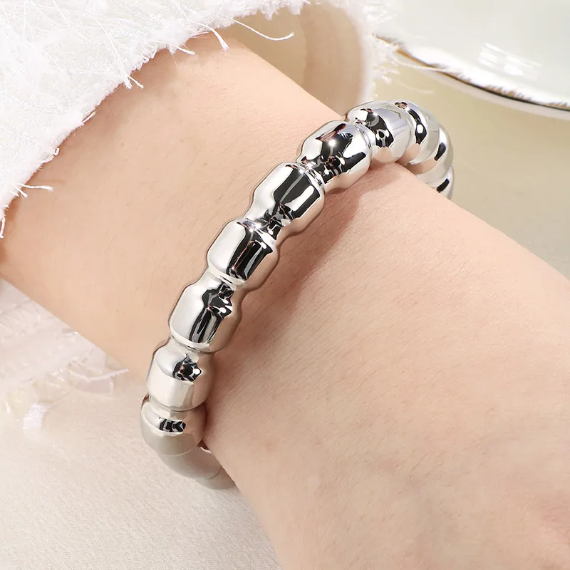 Vacation Simple Style Solid Color 304 Stainless Steel 18K Gold Plated Women's Bangle display picture 7