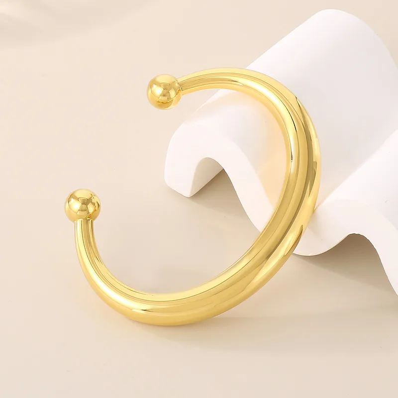 Vacation Simple Style Solid Color 304 Stainless Steel 18K Gold Plated Women's Bangle display picture 8