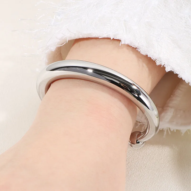 Vacation Simple Style Solid Color 304 Stainless Steel 18K Gold Plated Women's Bangle display picture 6