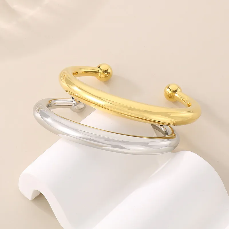 Vacation Simple Style Solid Color 304 Stainless Steel 18K Gold Plated Women's Bangle display picture 11