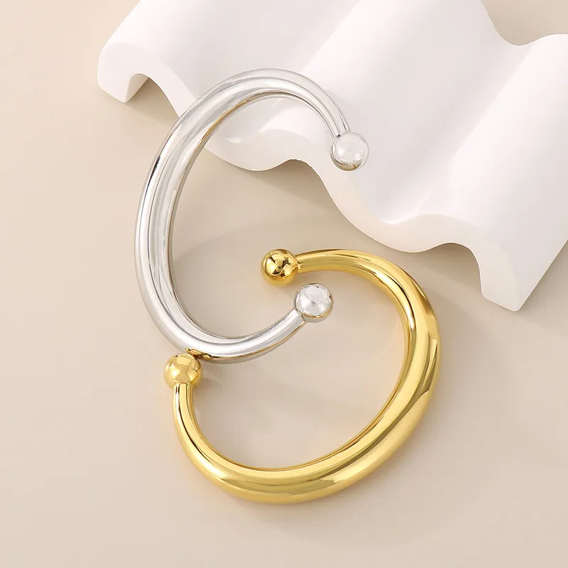 Vacation Simple Style Solid Color 304 Stainless Steel 18K Gold Plated Women's Bangle display picture 13