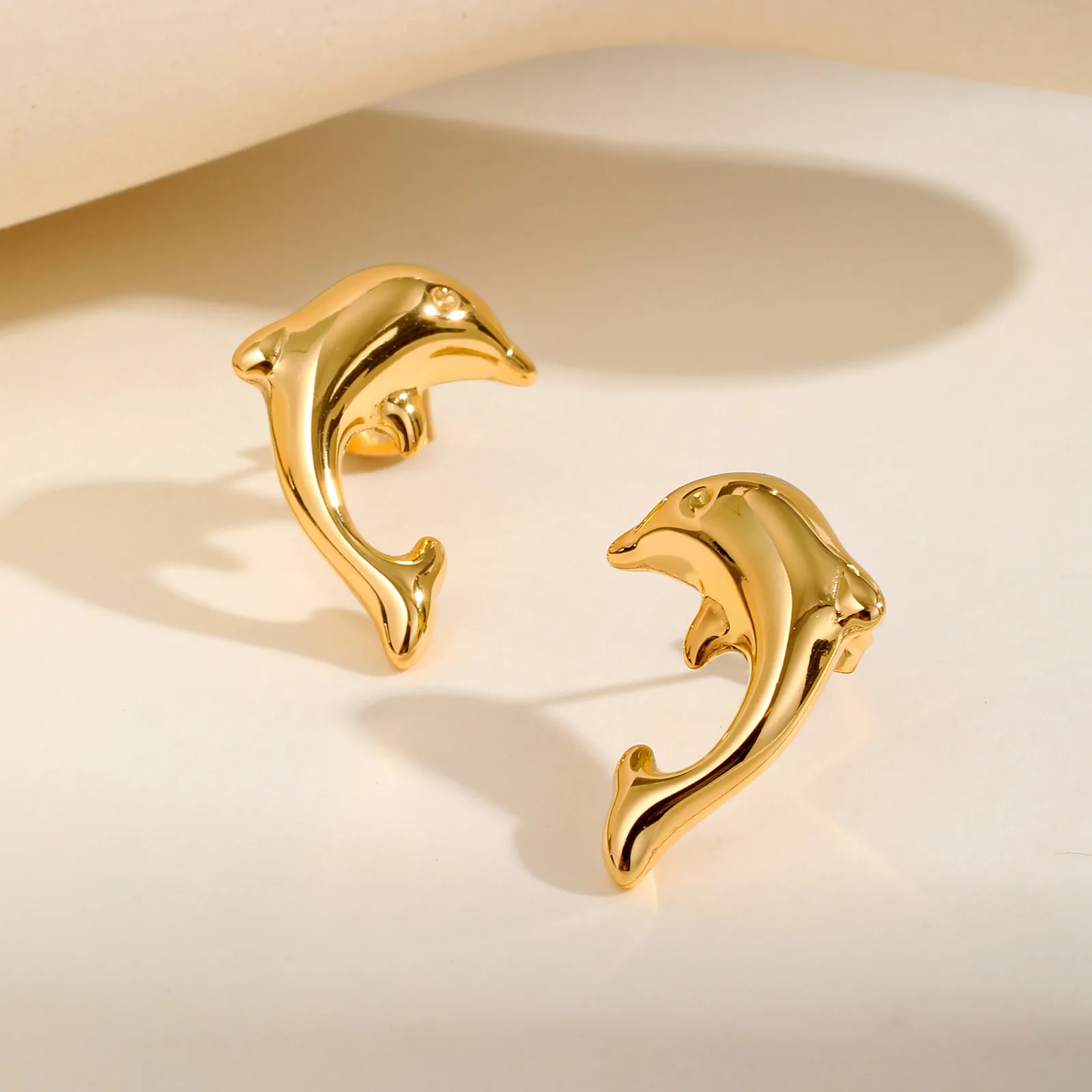 1 Pair Vintage Style Simple Style Dolphin 201 Stainless Steel Ear Studs display picture 1