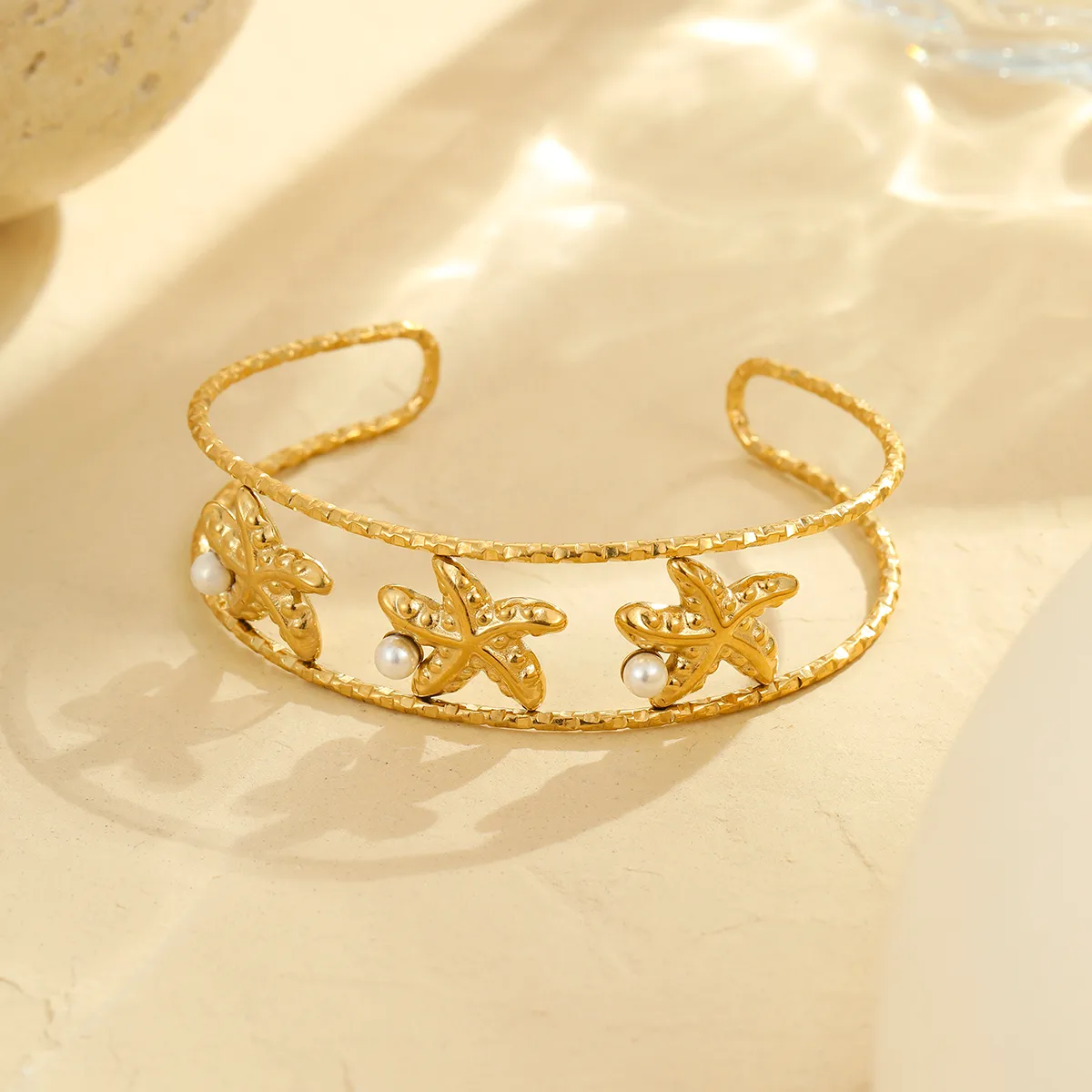 Classic Style Starfish Conch Shell 304 Stainless Steel Women's Cuff Bracelets display picture 3