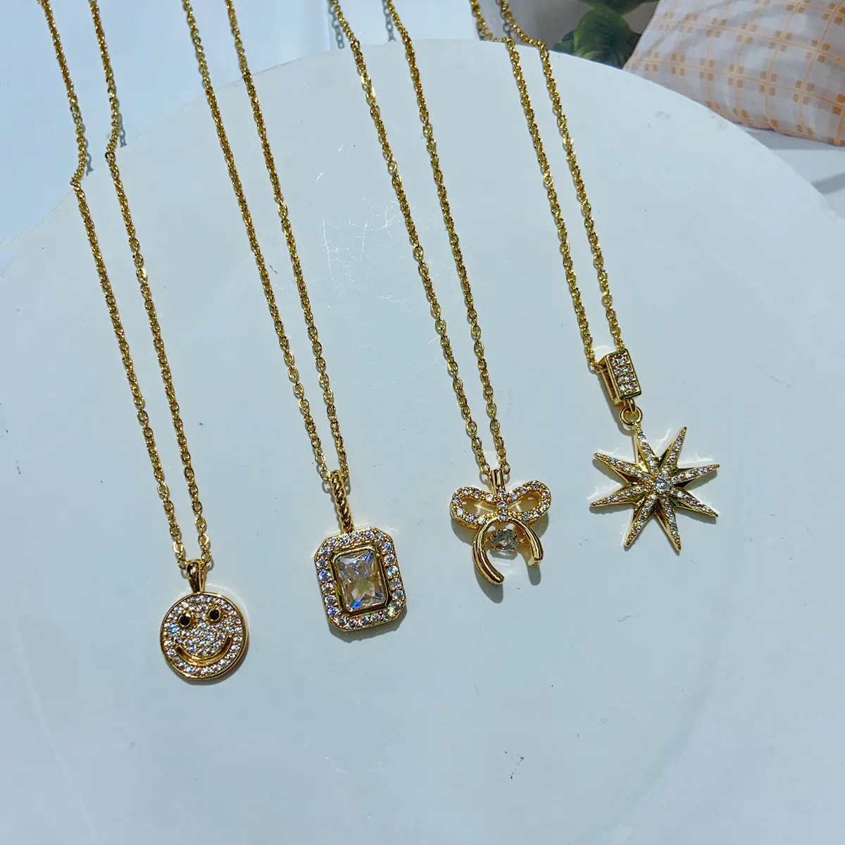 Casual Cute Sweet Smiley Face Bow Knot Rectangle 304 Stainless Steel Plating Inlay Zircon 18K Gold Plated Women's Pendant Necklace display picture 1