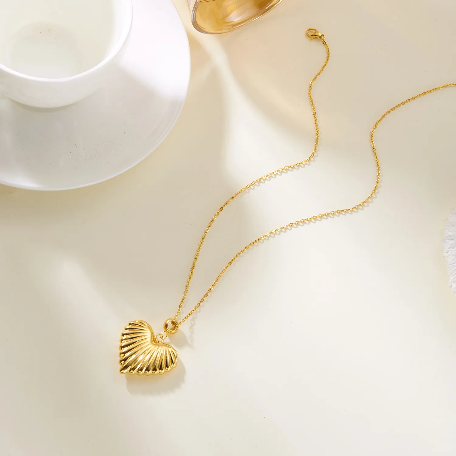 Casual Elegant Modern Style Heart Shape 304 Stainless Steel Women's Pendant Necklace display picture 11