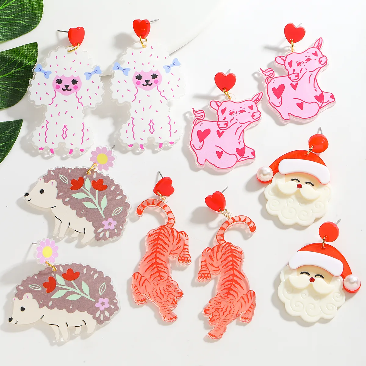 1 Pair Luxurious Hedgehog Santa Claus Arylic Imitation Pearl Alloy Drop Earrings display picture 7