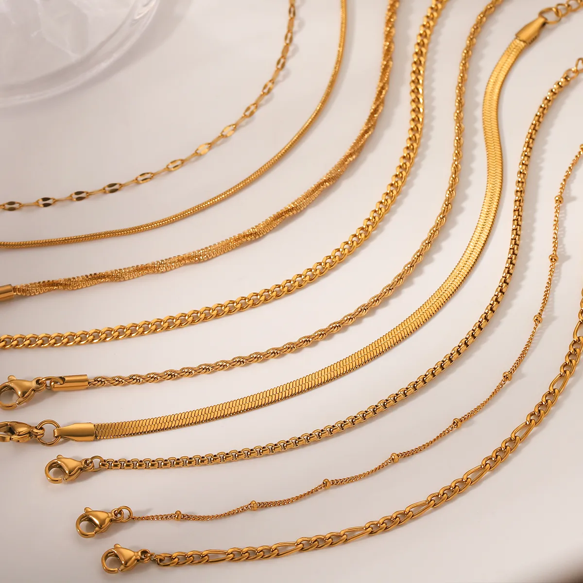 Simple Style Classic Style Solid Color 304 Stainless Steel Titanium Steel 18K Gold Plated Women's Bracelets display picture 4