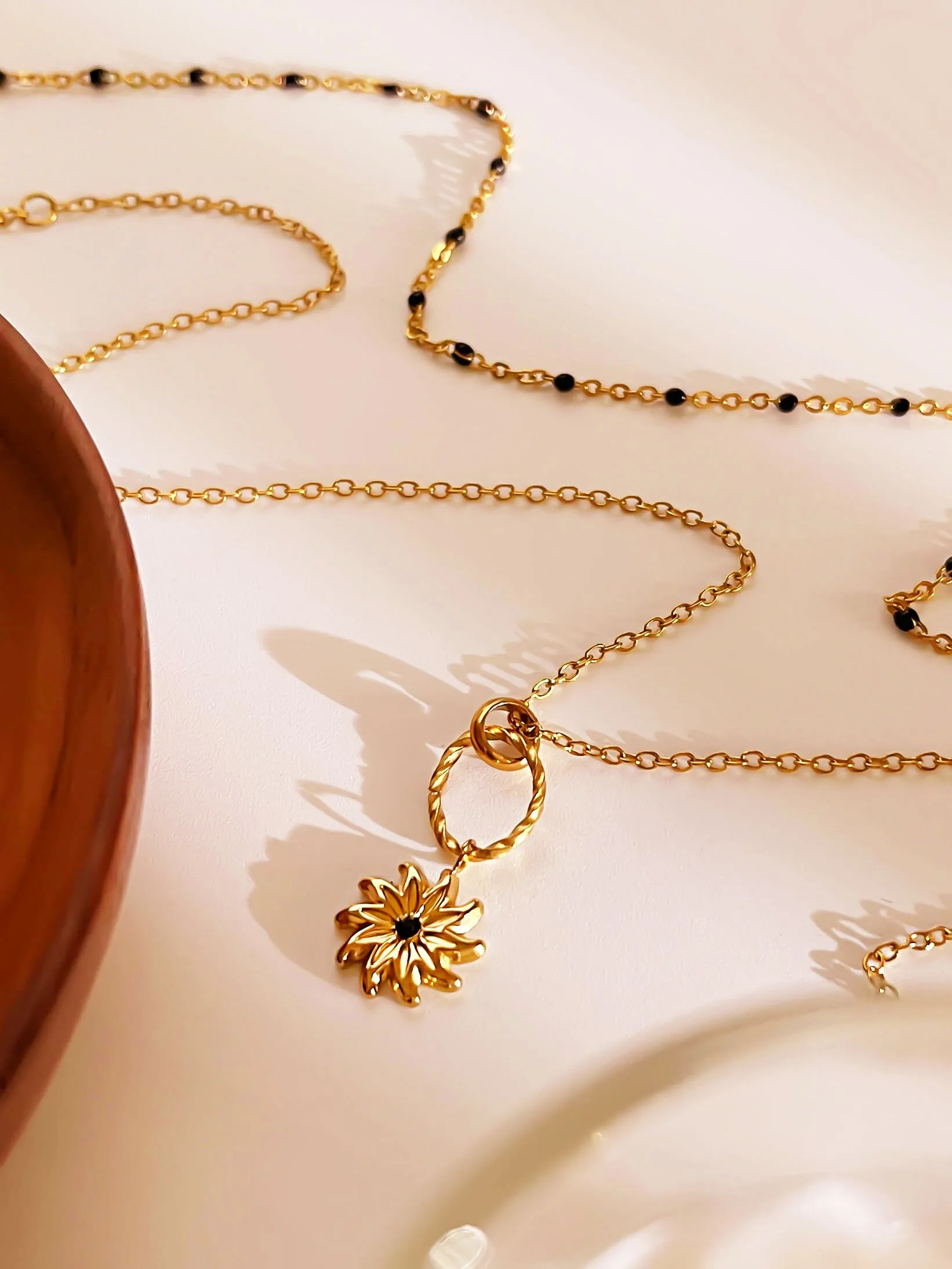 Basic Simple Style Flower 316L Stainless Steel  Irregular Rhinestones 18K Gold Plated Women's Pendant Necklace display picture 3