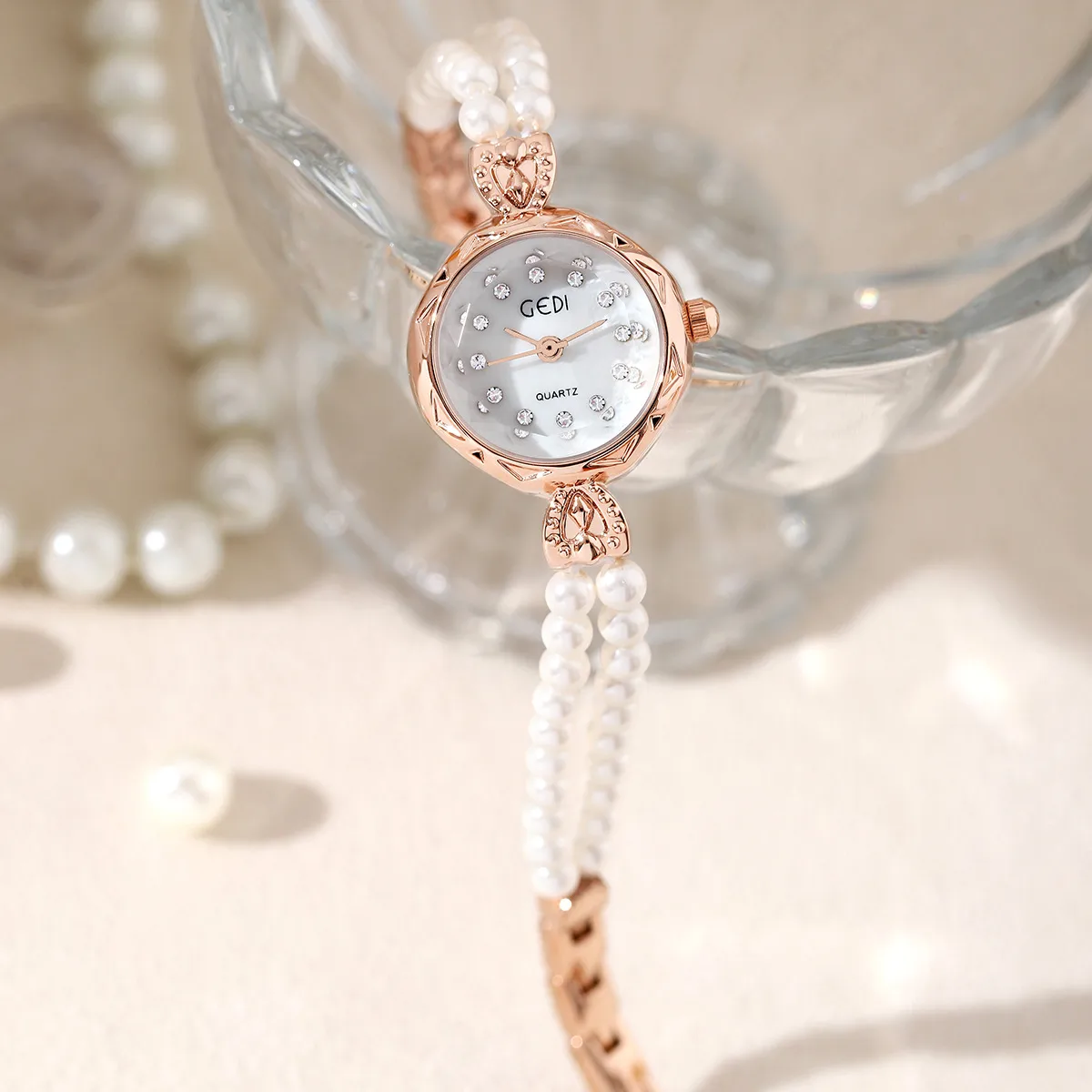 Elegant Glam Letter Jewelry Buckle Quartz display picture 3