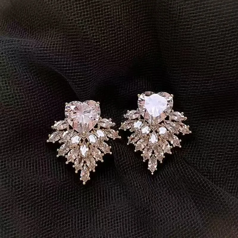 1 Pair Elegant Modern Style Heart Shape Plating Alloy Rhinestones Ear Studs display picture 4