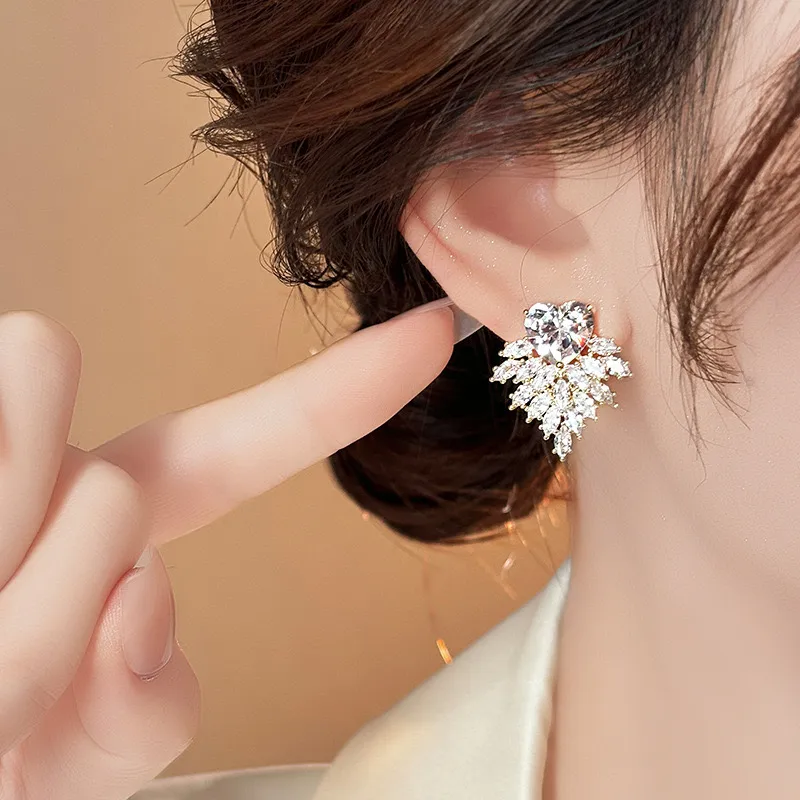 1 Pair Elegant Modern Style Heart Shape Plating Alloy Rhinestones Ear Studs display picture 1