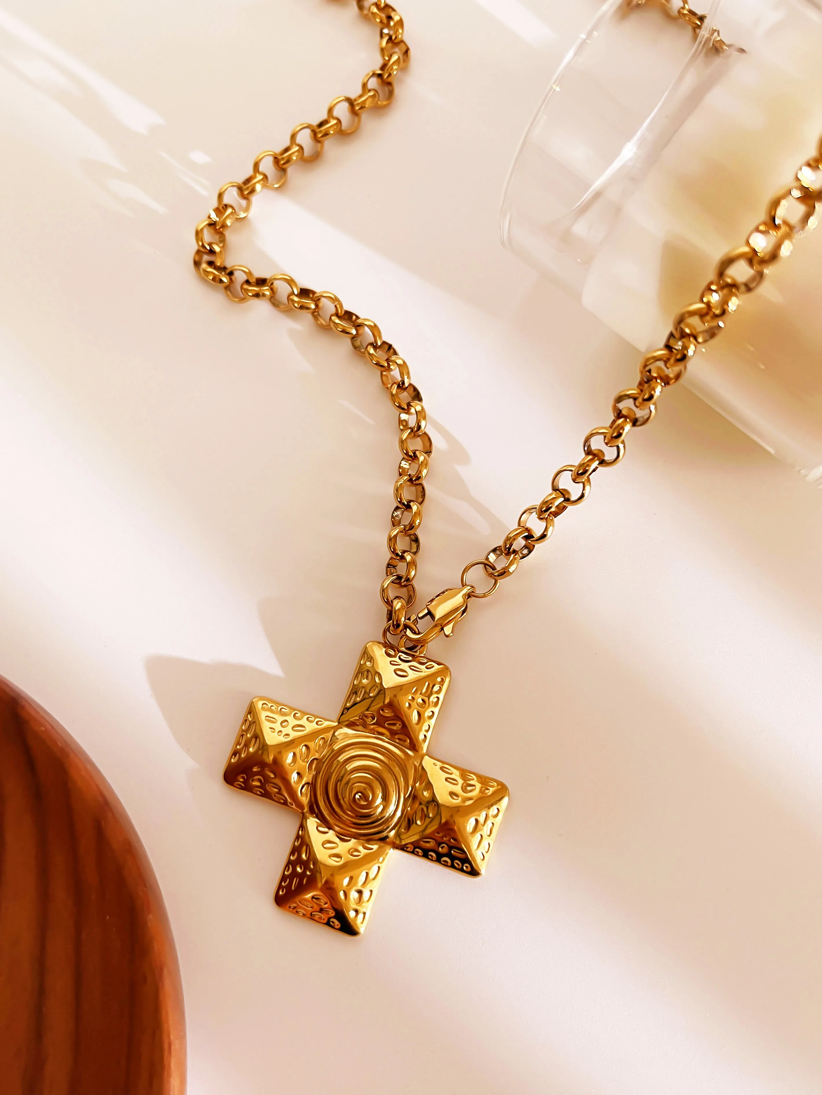 Simple Style Cross 316L Stainless Steel  Three-dimensional Natural Stone 18K Gold Plated Women's Pendant Necklace display picture 3