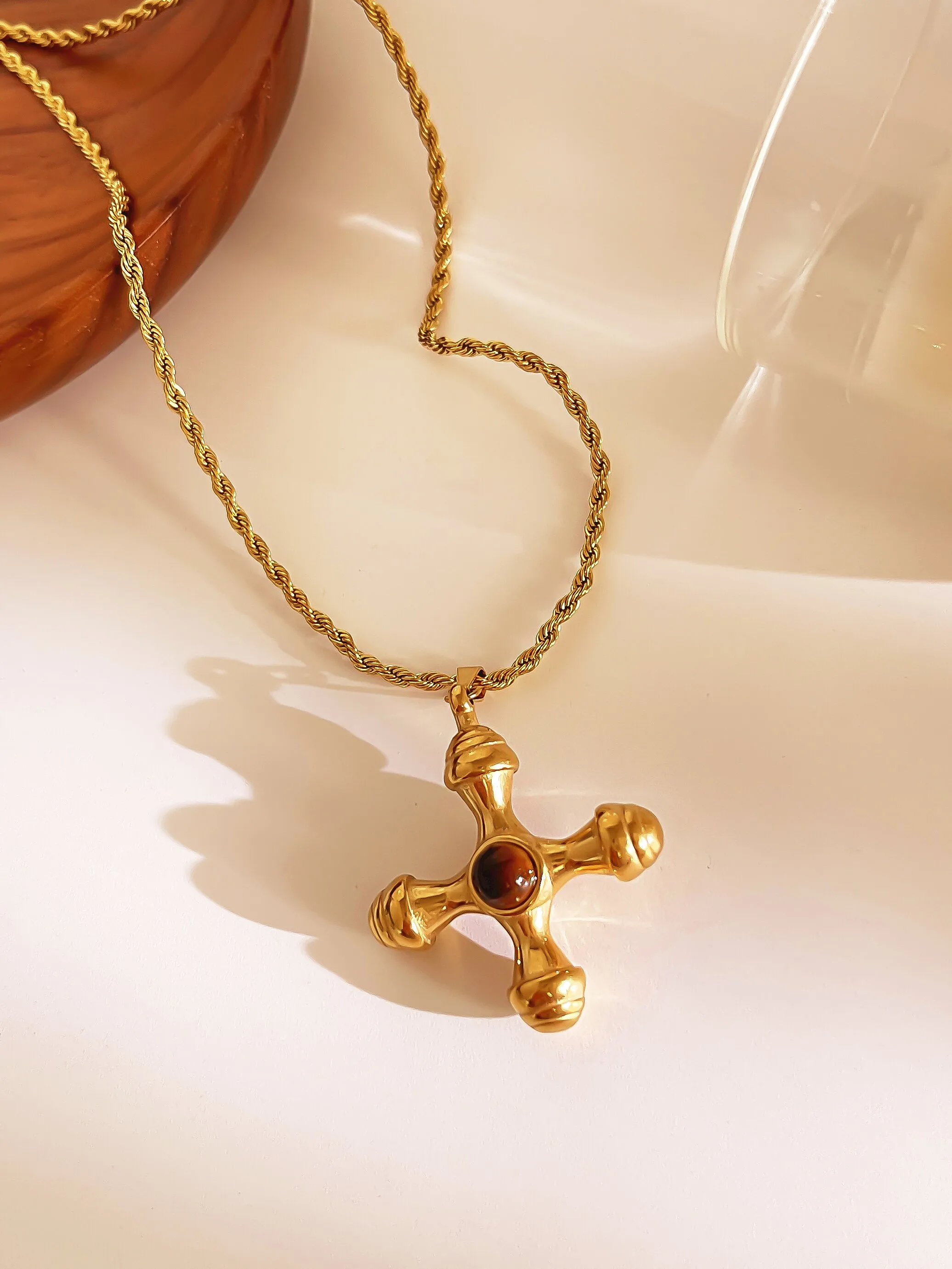 Simple Style Cross 316L Stainless Steel  Three-dimensional Natural Stone 18K Gold Plated Women's Pendant Necklace display picture 8