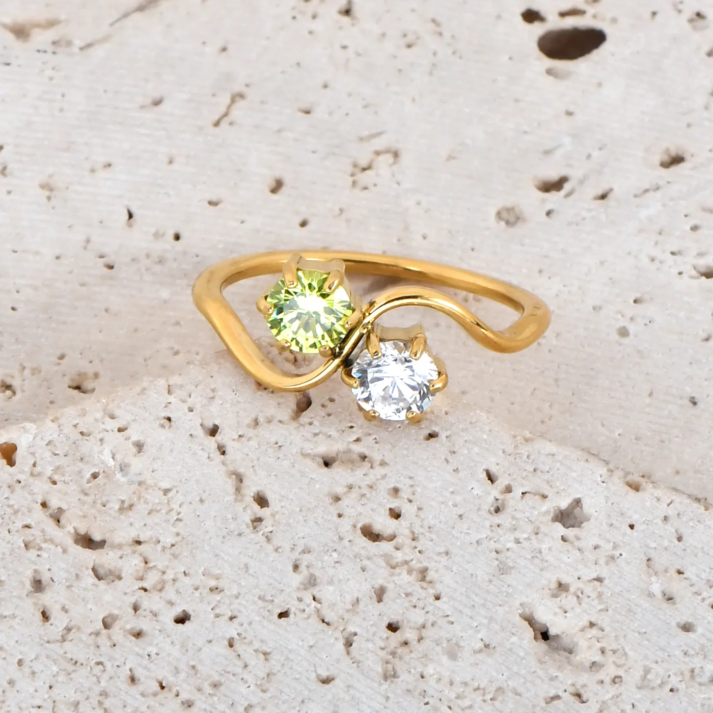 Beach Solid Color Titanium Steel Zircon 18K Gold Plated Women's Rings display picture 5