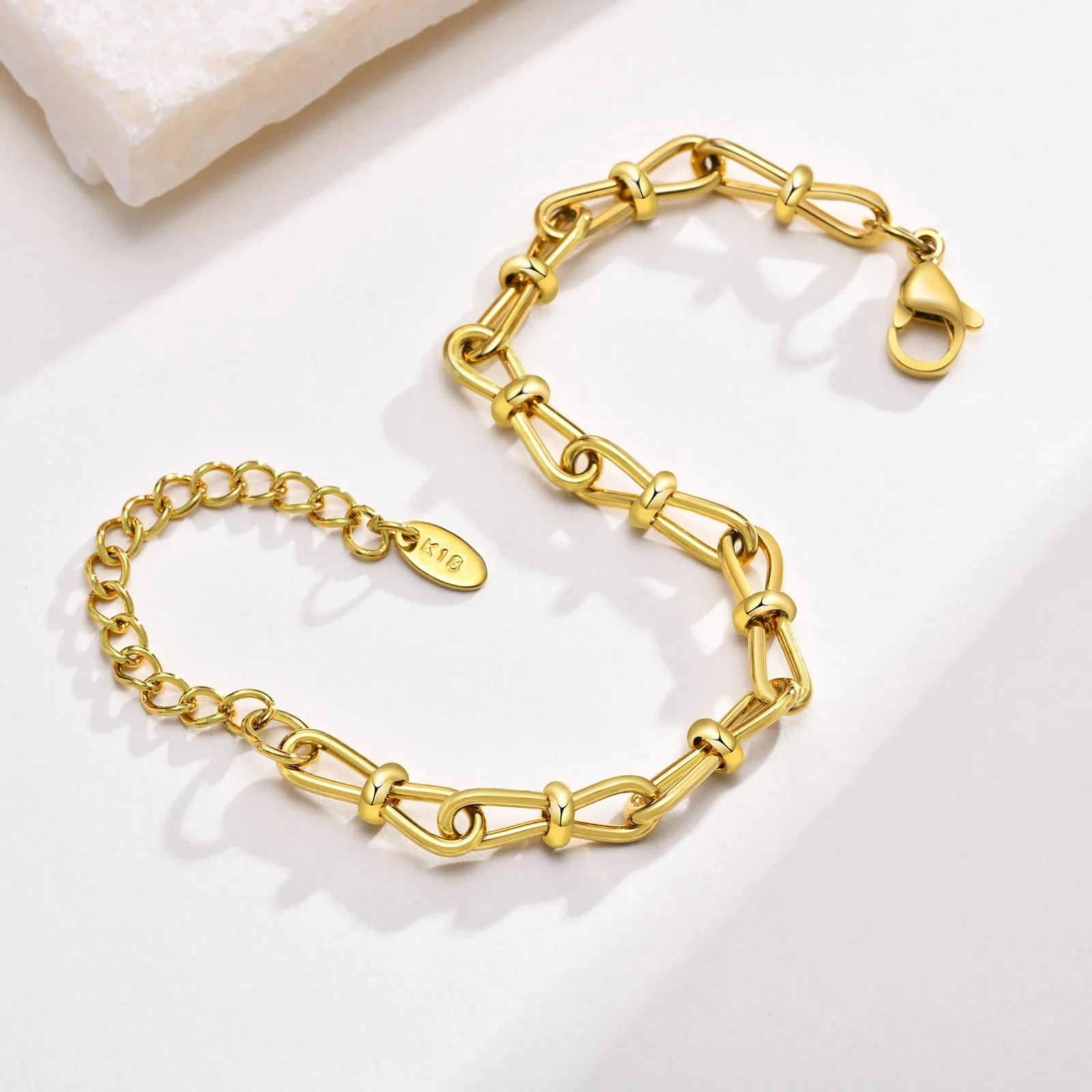 IG Style Geometric 201 Stainless Steel 18K Gold Plated Paperclip Chain Bracelets In Bulk display picture 5