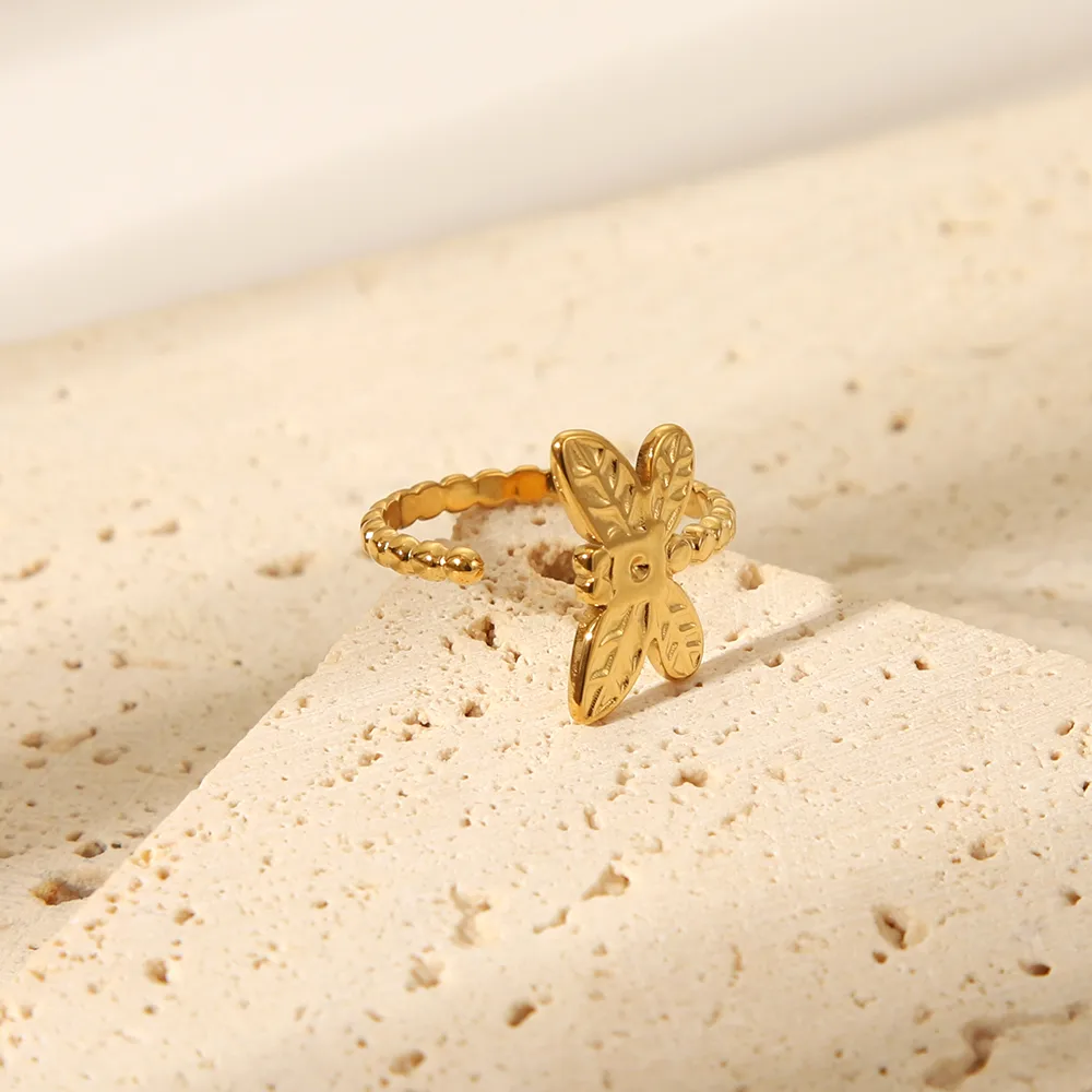 Vacation Classic Style Heart Shape 304 Stainless Steel Heart Flowers Hollow Out 18K Gold Plated Unisex Rings display picture 8