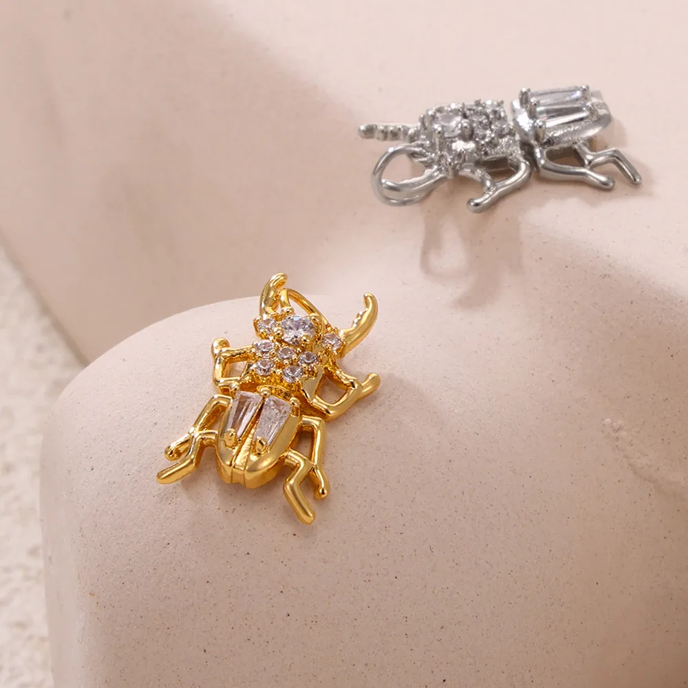 18K Gold Plated Geometric Pendant display picture 5