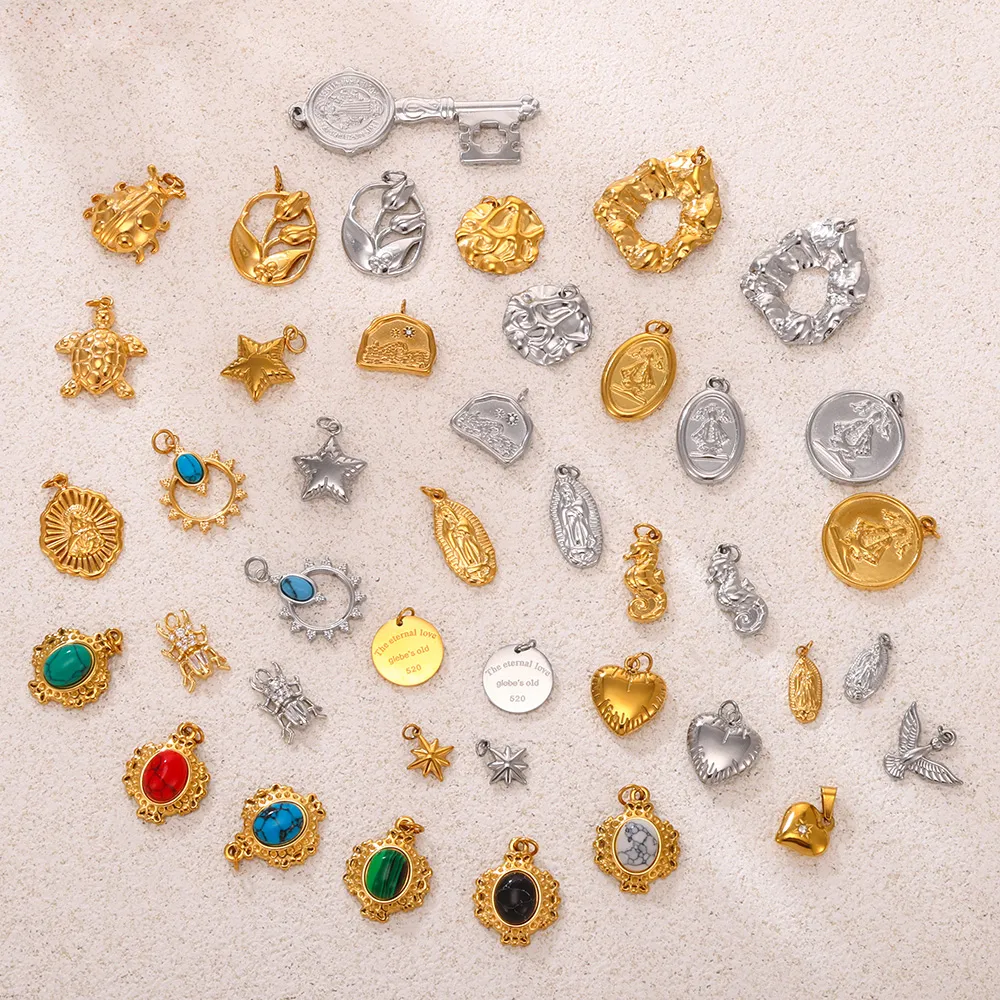 18K Gold Plated Geometric Pendant display picture 3