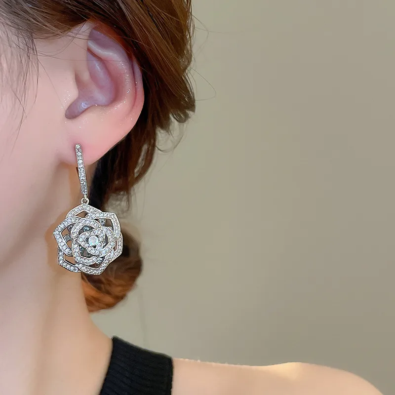 1 Pair Elegant Glam Flower Copper Drop Earrings display picture 4