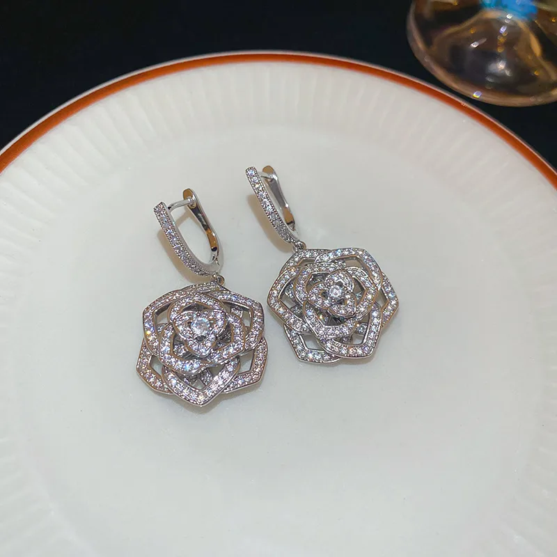 1 Pair Elegant Glam Flower Copper Drop Earrings display picture 5