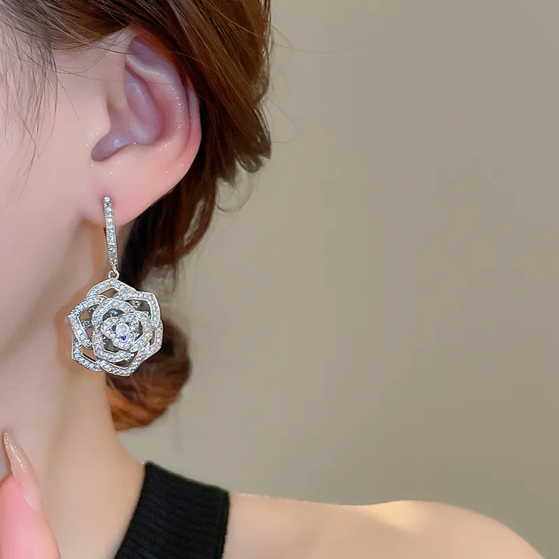1 Pair Elegant Glam Flower Copper Drop Earrings display picture 8