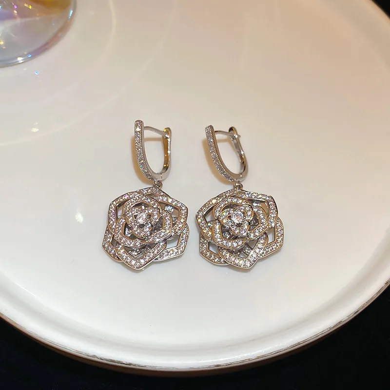 1 Pair Elegant Glam Flower Copper Drop Earrings display picture 9