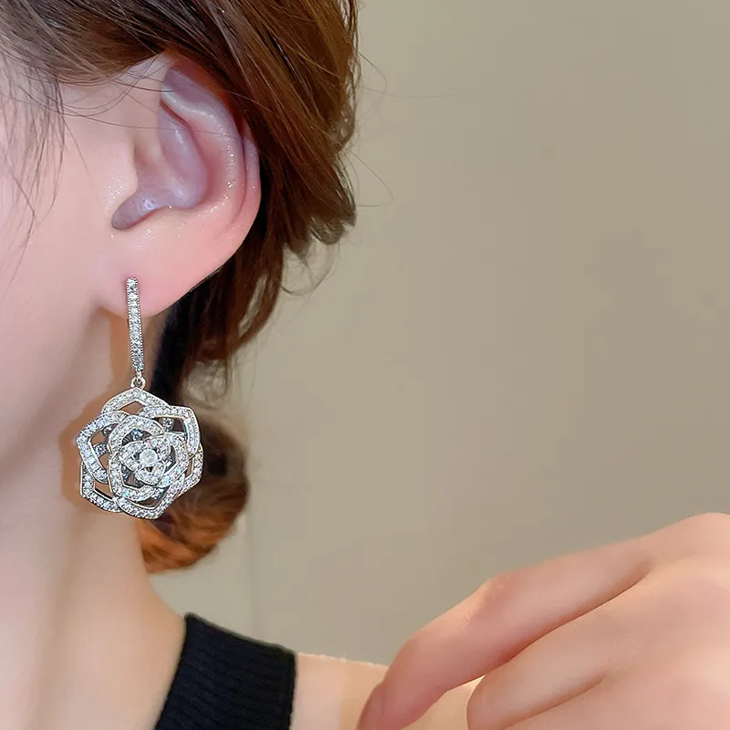1 Pair Elegant Glam Flower Copper Drop Earrings display picture 10