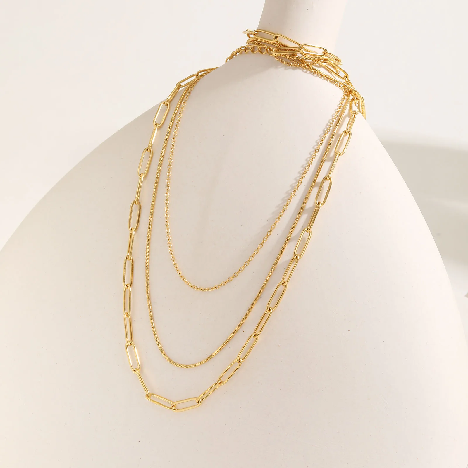 Elegant Solid Color 304 Stainless Steel Titanium Steel Plating 18K Gold Plated Women's Double Layer Necklaces display picture 3