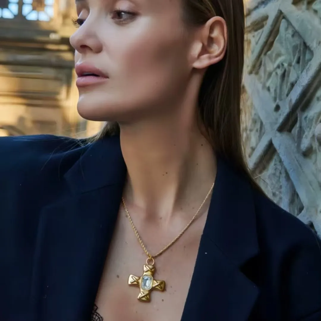 Casual Cross 304 Stainless Steel Metal Plating Rhinestones 18K Gold Plated Women's Pendant Necklace display picture 1
