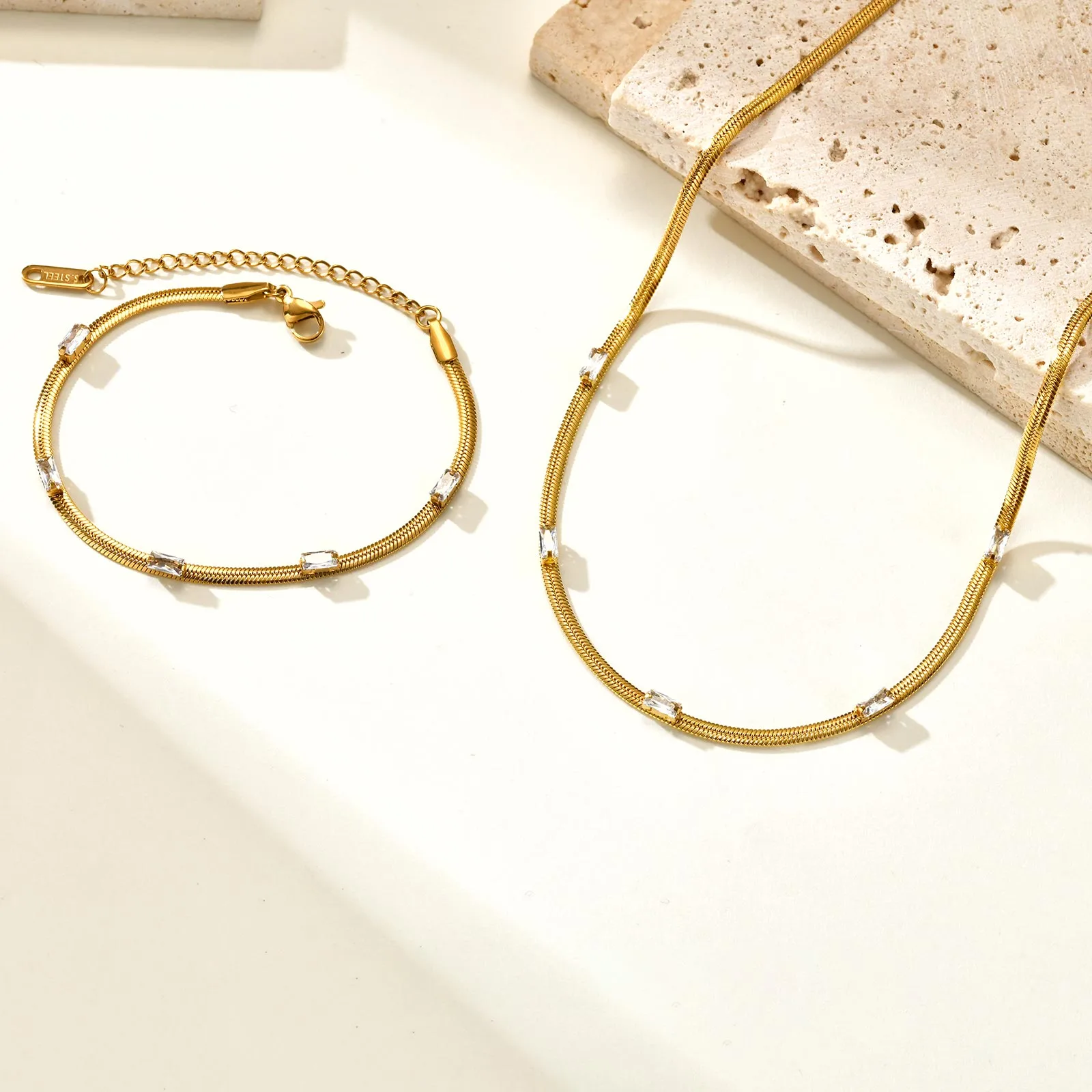 Wholesale Jewelry IG Style Solid Color 201 Stainless Steel Zircon 18K Gold Plated Bracelets Earrings Necklace Cuban Link Chain Curb Chain Cable Chain display picture 4