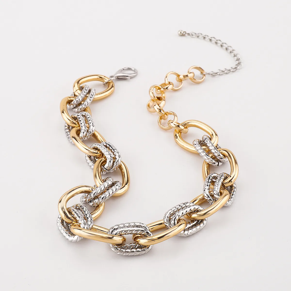 Simple Style Commute Geometric Alloy Iron Aluminum Plating Women's Bracelets Necklace display picture 9