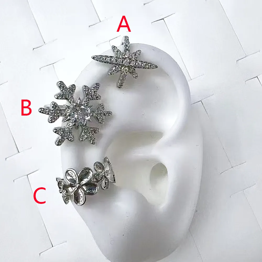 1 Pair/Package Modern Style Simple Style Eight Awn Star Flower Snowflake Polishing Plating Copper Zircon White Gold Plated Ear Cuffs display picture 2