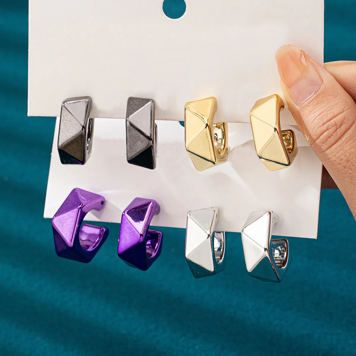1 Pair Hip-Hop Retro Cool Style Geometric CCB Ear Studs display picture 1
