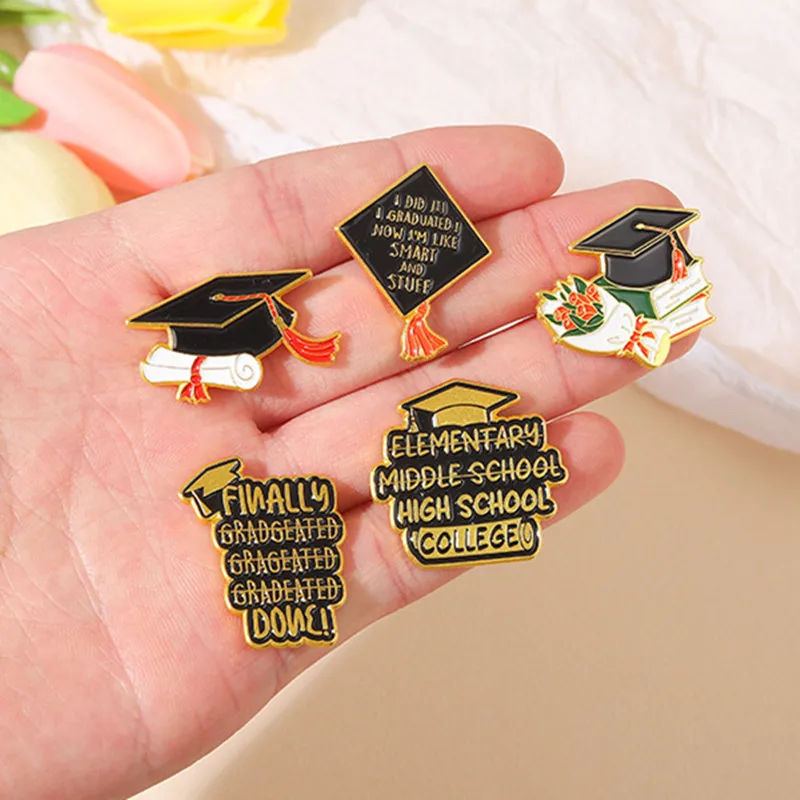 Casual Simple Style Letter Hat Rose Alloy Unisex Brooches display picture 3