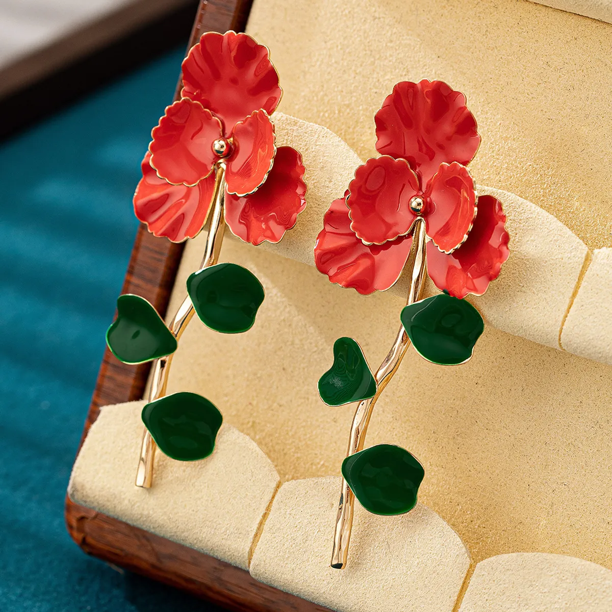 1 Pair IG Style Elegant Retro Flower Ferroalloy Ear Studs display picture 2