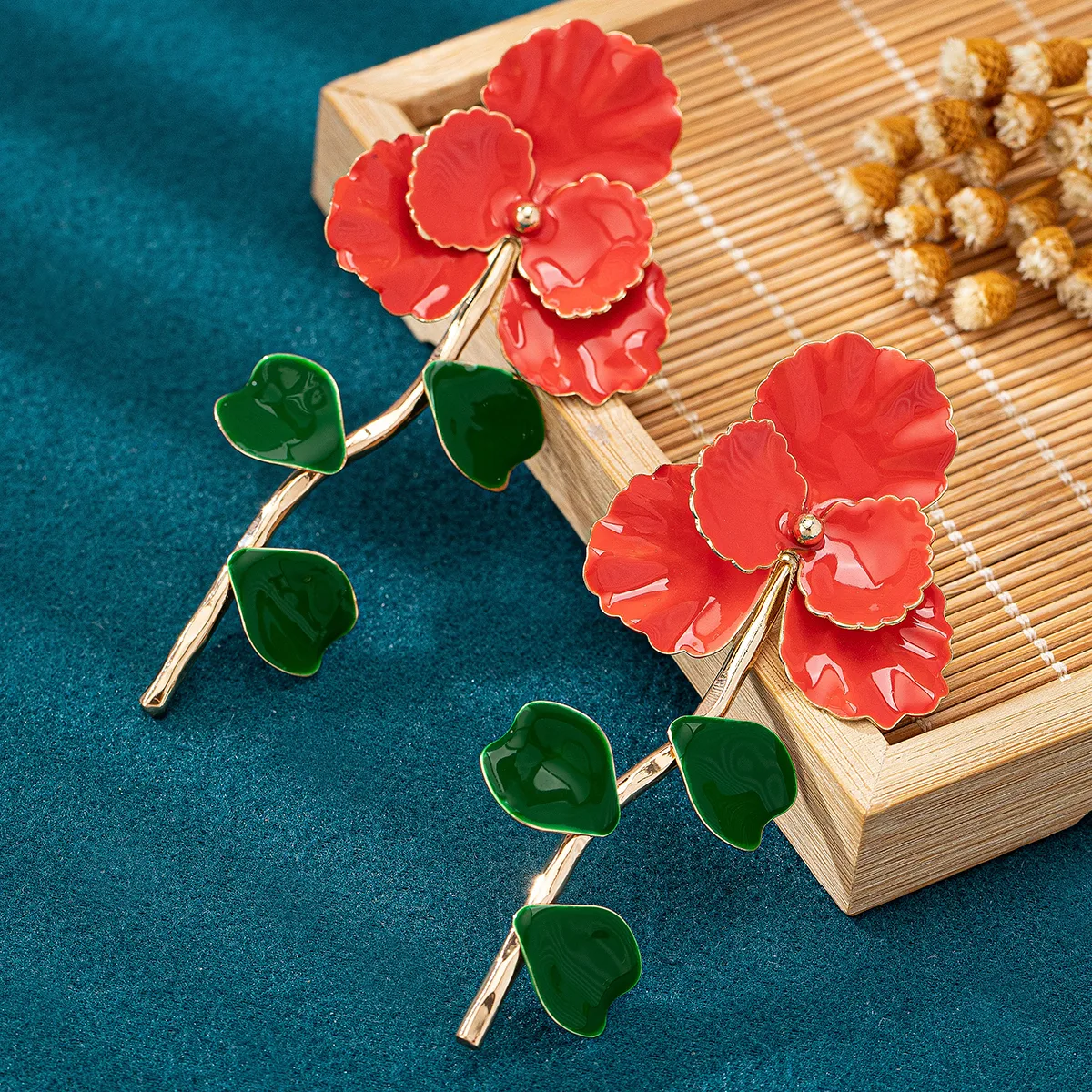 1 Pair IG Style Elegant Retro Flower Ferroalloy Ear Studs display picture 6