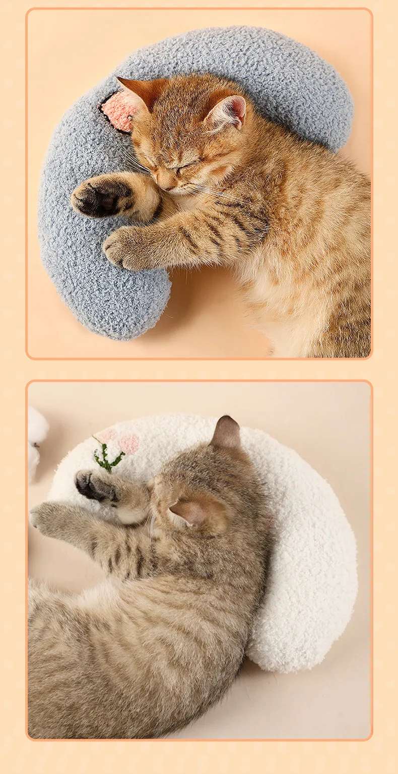 Pet Pillow Dog Cat Sleeping Moon Small Dog Plush Cushion Mat Pet Supplies Fluffy Bed Cat Nest Comfortable Sleep Surface display picture 9