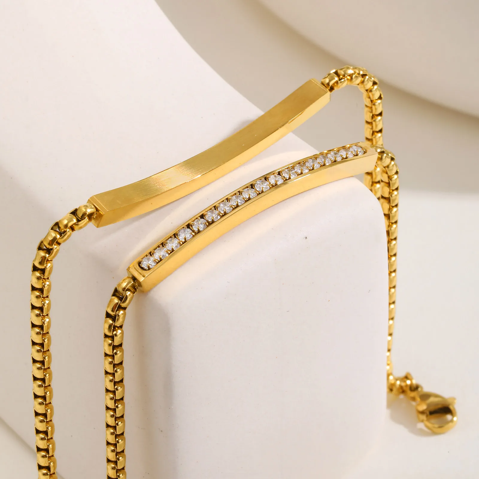 Vintage Style Simple Style Geometric 201 Stainless Steel Women's Bracelets display picture 5