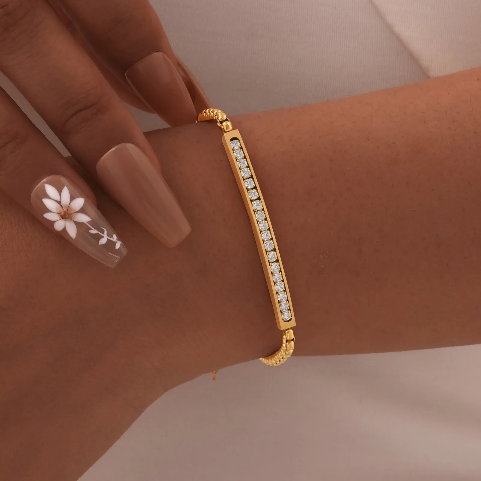 Vintage Style Simple Style Geometric 201 Stainless Steel Women's Bracelets display picture 6