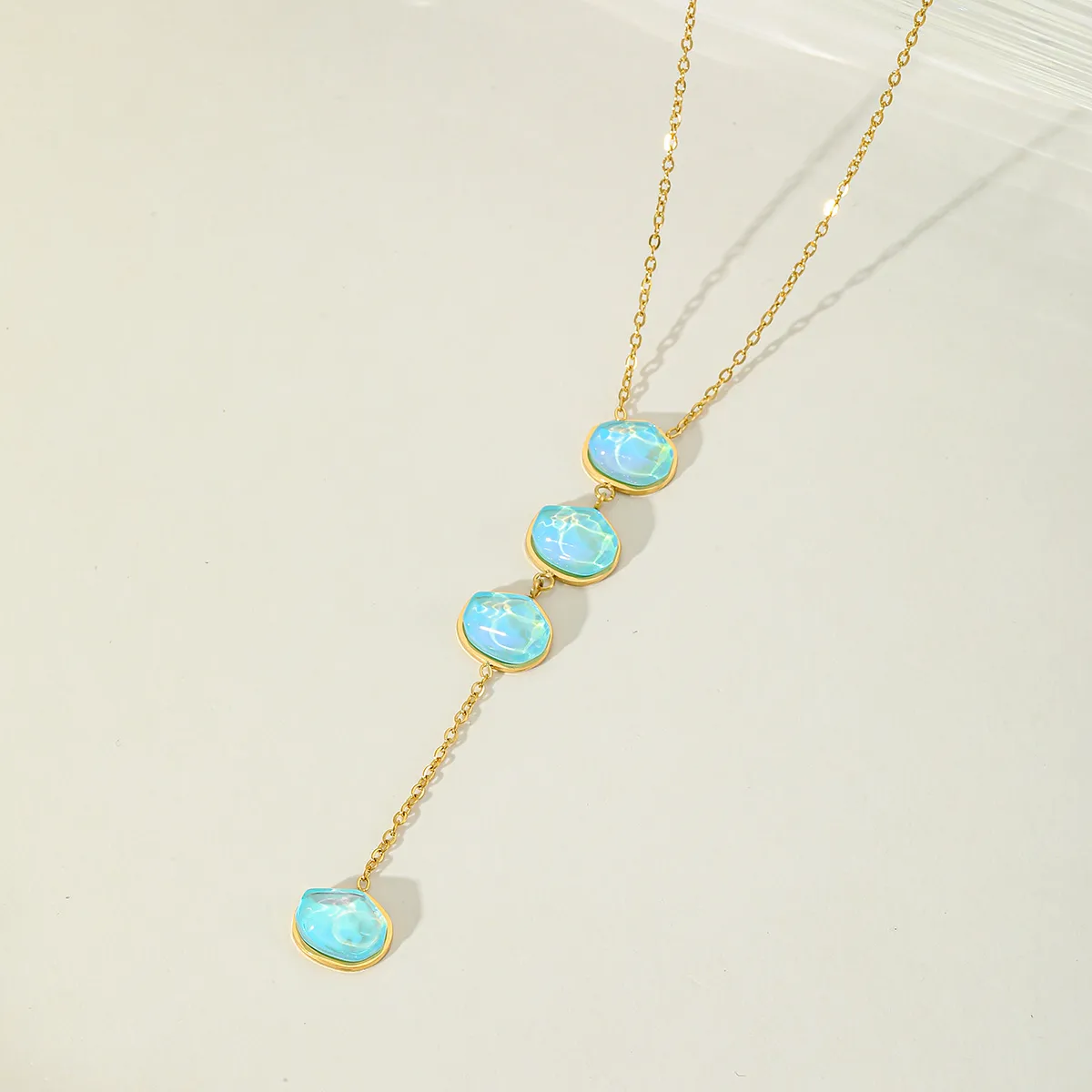 Elegant Modern Style Irregular Geometric 304 Stainless Steel Plating Inlay Zircon 18K Gold Plated Women's Pendant Necklace display picture 1