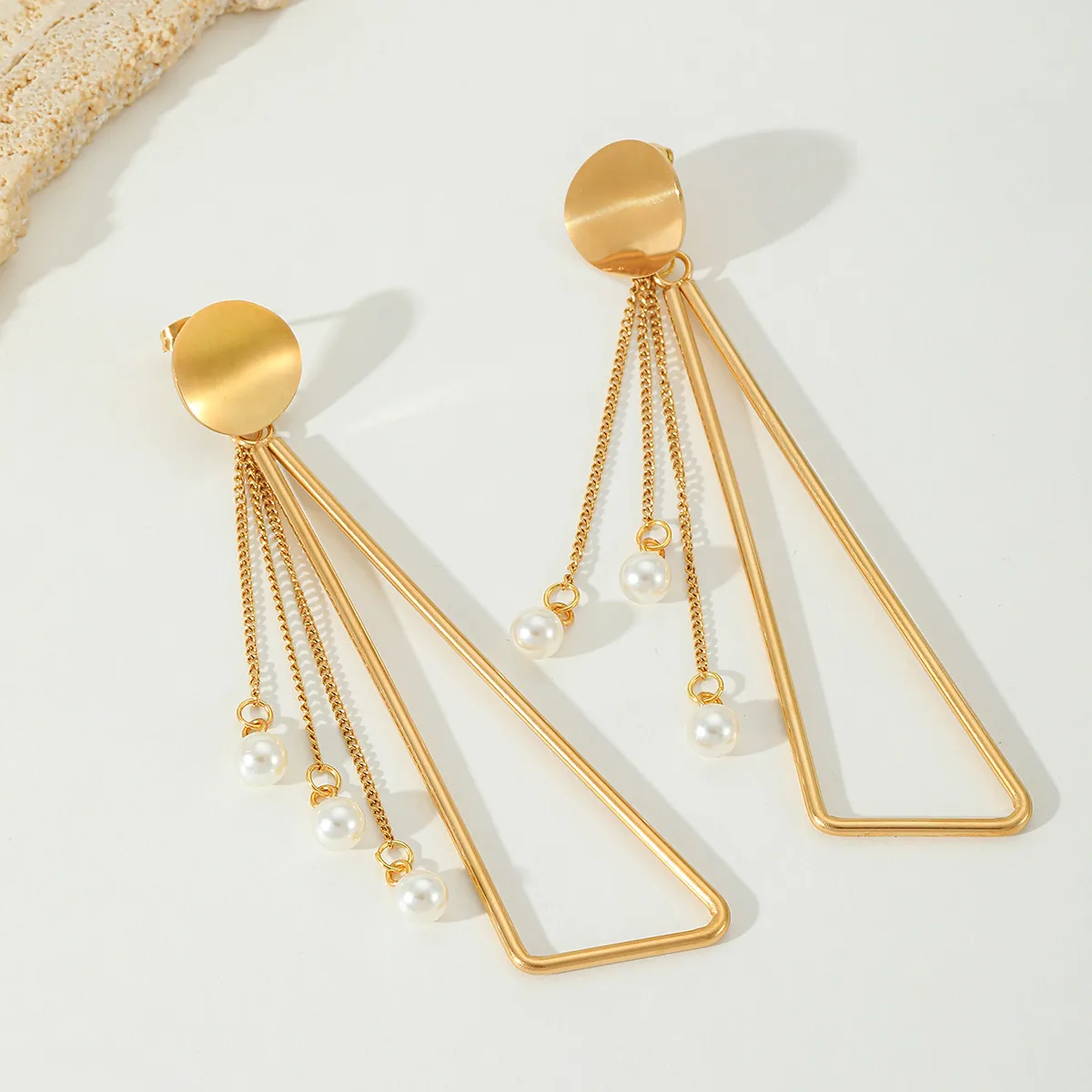 1 Pair Casual Elegant Artistic Irregular Geometric Plating Inlay 304 Stainless Steel Imitation Pearl 18K Gold Plated Drop Earrings Ear Studs display picture 3