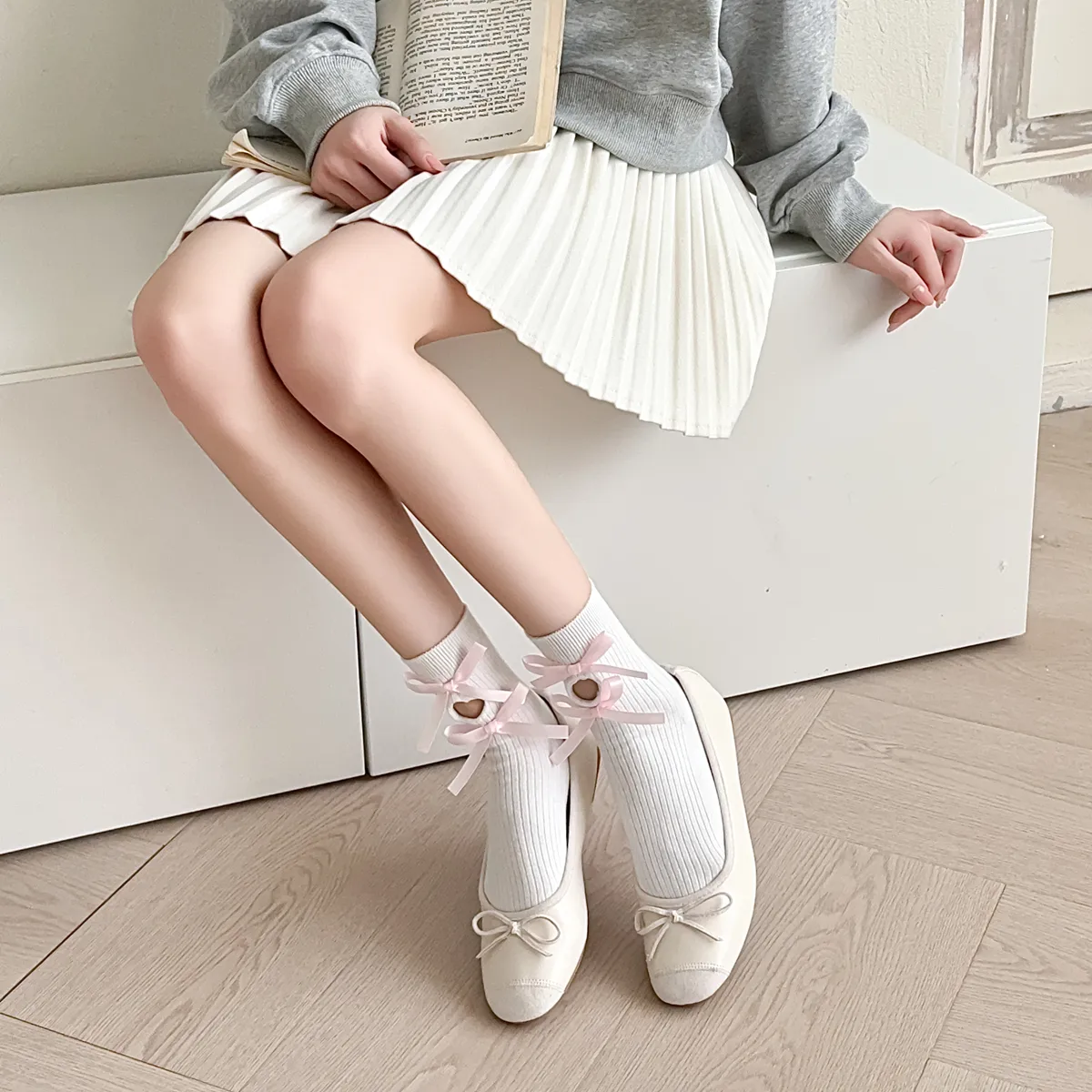 Women's Cute Sweet Solid Color Cotton Appliques Crew Socks 1 Piece display picture 4