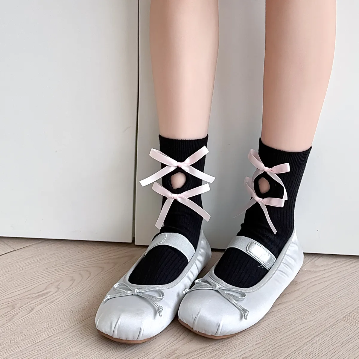 Women's Cute Sweet Solid Color Cotton Appliques Crew Socks 1 Piece display picture 7